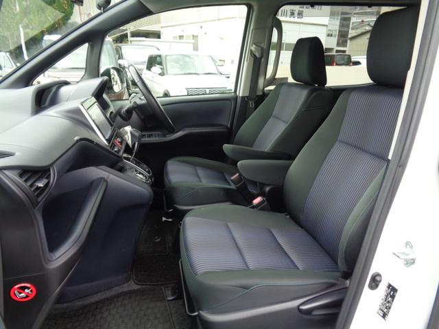 ノア Ｓｉ　９ｉｎナビ／フルセグ／１１型フリップダウンモニター／７人乗り／Ｂｌｕｅｔｏｏｔｈ／バックカメラ／ＤＶＤ再生／両側パワースライドドア／ドラレコ（14枚目）