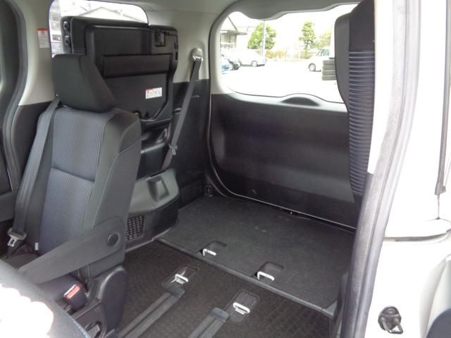 ノア Ｓｉ　９ｉｎナビ／フルセグ／１１型フリップダウンモニター／７人乗り／Ｂｌｕｅｔｏｏｔｈ／バックカメラ／ＤＶＤ再生／両側パワースライドドア／ドラレコ（18枚目）