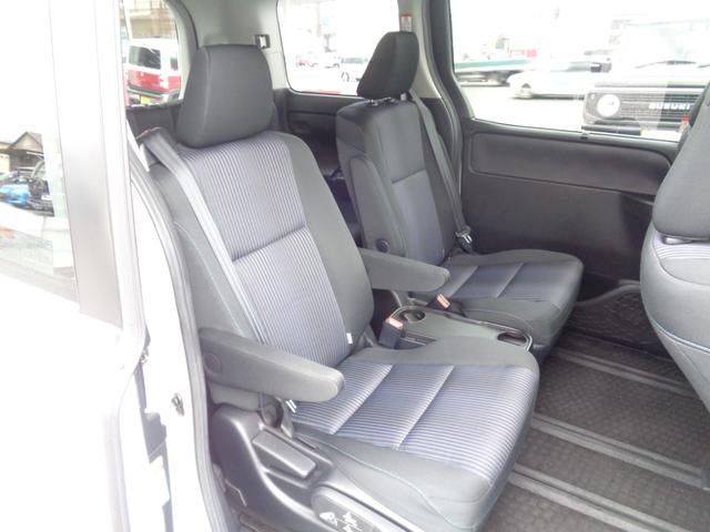 ノア Ｓｉ　９ｉｎナビ／フルセグ／１１型フリップダウンモニター／７人乗り／Ｂｌｕｅｔｏｏｔｈ／バックカメラ／ＤＶＤ再生／両側パワースライドドア／ドラレコ（21枚目）