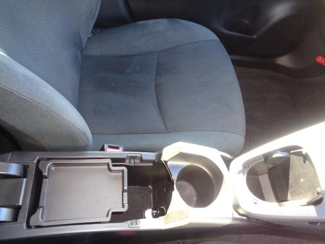 プリウス Ｓ　／スマートキー／プッシュスタート／純正ナビ／フルセグ／バックカメラ／ＨＩＤヘッドライト／ＥＴＣ／ドラレコ前後／ユーザー買取／禁煙車（32枚目）