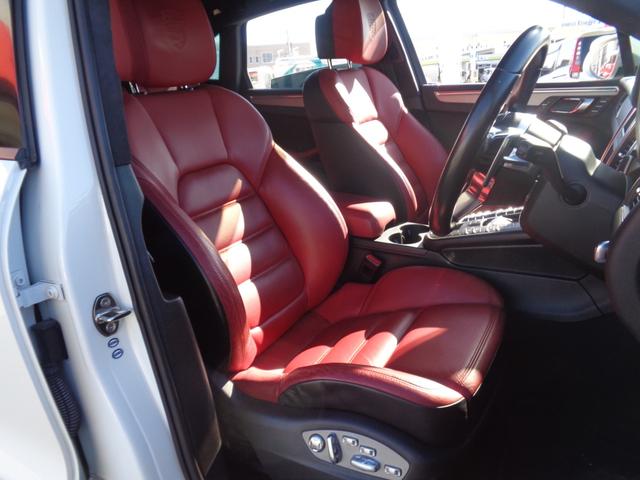 マカン マカン　ターボ　エントリー＆ドライブ・スポーツクロノ・アルカンターラルーフ・ＰＡＳＭ・純ＨＤＤナビＴＶ・Ｓ，Ｂカメラ・ＢＴ・赤革・Ｐシート・シートヒーター・ＢＯＳＥ・Ｐバックドア・前後ドラレコ・ＥＴＣ（18枚目）