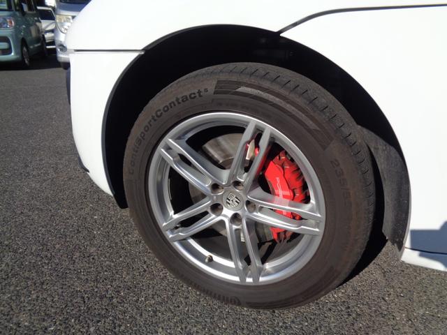 マカン マカン　ターボ　エントリー＆ドライブ・スポーツクロノ・アルカンターラルーフ・ＰＡＳＭ・純ＨＤＤナビＴＶ・Ｓ，Ｂカメラ・ＢＴ・赤革・Ｐシート・シートヒーター・ＢＯＳＥ・Ｐバックドア・前後ドラレコ・ＥＴＣ（44枚目）