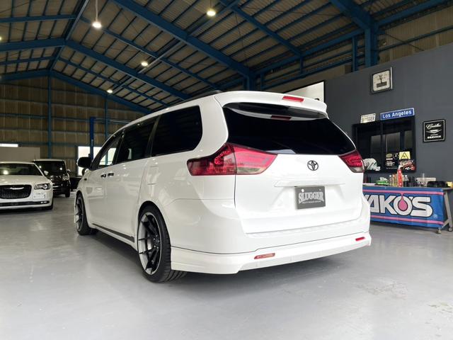 シエナ XLE 新車並行輸入車/実走行/BC Forged 鍛造ホイール/BC RACING 車高調/デジタルインナーミラー/ディスプレイオーディオ/FRエアロ/サンルーフ/レザーシート/電動格納ミラー/キーレス(4枚目)