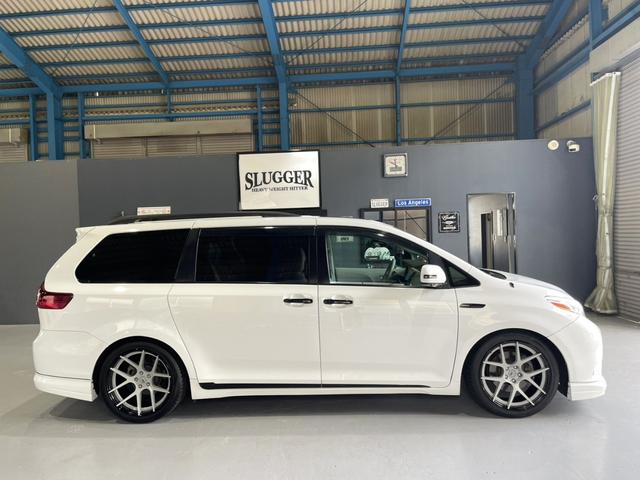 シエナ XLE 新車並行輸入車/実走行/BC Forged 鍛造ホイール/BC RACING 車高調/デジタルインナーミラー/ディスプレイオーディオ/FRエアロ/サンルーフ/レザーシート/電動格納ミラー/キーレス(7枚目)