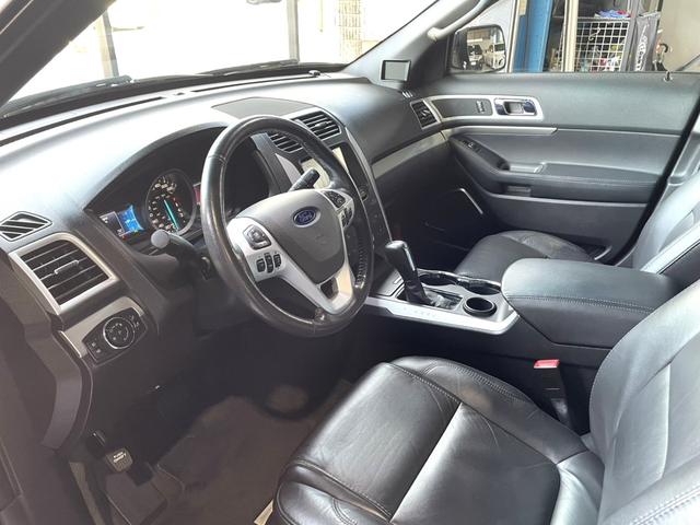 エクスプローラー ＸＬＴ　エコブースト　エクスクルーシブ　ディーラー車／パノラマサンルーフ／ＡＬＰＩＮＥ後席モニター／レザーシート／純正オプションＳＤナビ，ＴＶ／ブラインドスポット／クルーズコントロール／ＦＳＲカメラ／シートヒーター／コーナーセンサー／ＥＴＣ（10枚目）