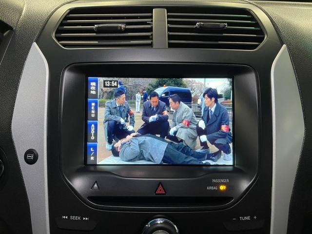 エクスプローラー ＸＬＴ　エコブースト　エクスクルーシブ　ディーラー車／パノラマサンルーフ／ＡＬＰＩＮＥ後席モニター／レザーシート／純正オプションＳＤナビ，ＴＶ／ブラインドスポット／クルーズコントロール／ＦＳＲカメラ／シートヒーター／コーナーセンサー／ＥＴＣ（17枚目）