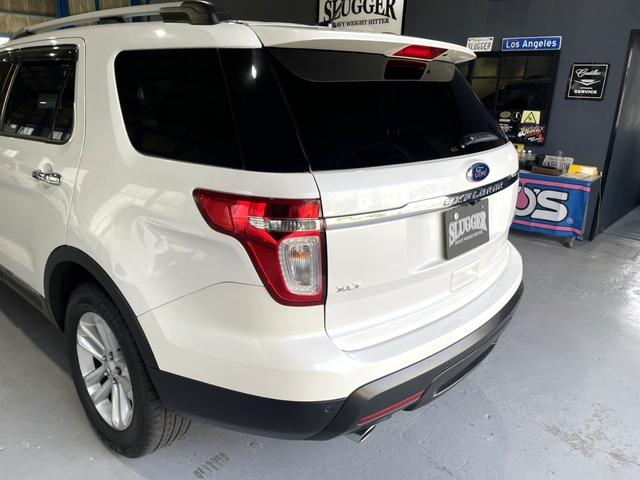 エクスプローラー ＸＬＴ　エコブースト　エクスクルーシブ　ディーラー車／パノラマサンルーフ／ＡＬＰＩＮＥ後席モニター／レザーシート／純正オプションＳＤナビ，ＴＶ／ブラインドスポット／クルーズコントロール／ＦＳＲカメラ／シートヒーター／コーナーセンサー／ＥＴＣ（23枚目）