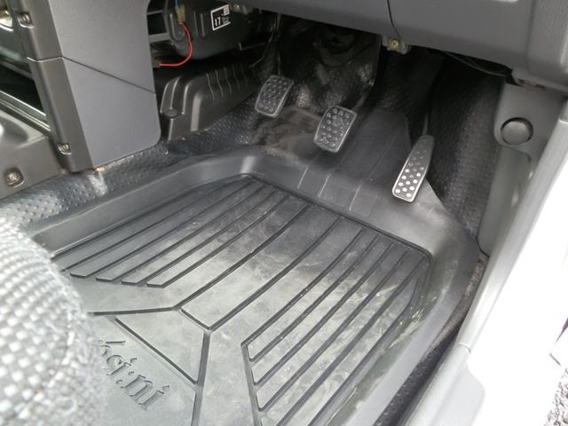 ネイキッド ターボＧ　５速マニュアル　ナビ　Ｂｌｕｅｔｏｏｔｈ　ドライブレコーダー　タイミングベルト交換済み　キーレス　電動格納ミラー　純正アルミホイール（22枚目）