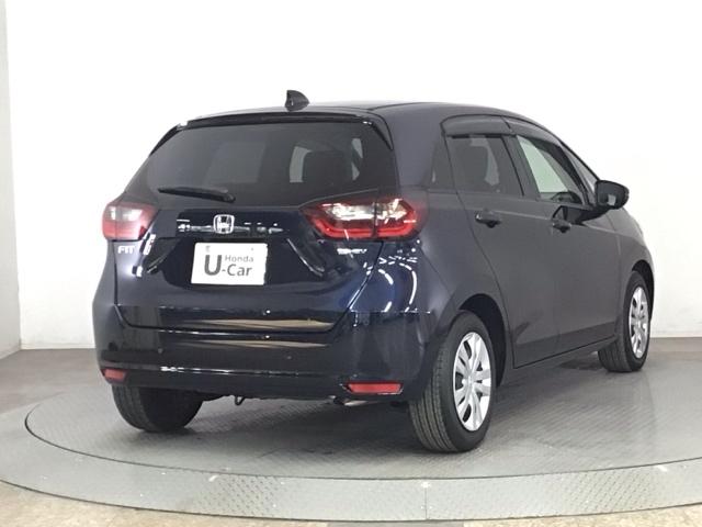 フィット ｅ：ＨＥＶホーム　レンタＵＰ・ＬＥＤ・フルセグ・メモリナビ・バックカメラ・ホンダＣＯＮＮＥＣＴ　前後誤発進抑制機能　クリソナ　助手席エアバッグ　運転席エアバッグ　ＬＥＤライト　ＵＳＢ接続　ＡＢＳ　サイドエアバッグ（4枚目）