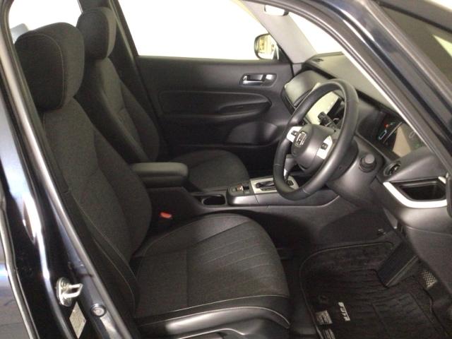 フィット ｅ：ＨＥＶホーム　レンタＵＰ・ＬＥＤ・フルセグ・メモリナビ・バックカメラ・ホンダＣＯＮＮＥＣＴ　前後誤発進抑制機能　クリソナ　助手席エアバッグ　運転席エアバッグ　ＬＥＤライト　ＵＳＢ接続　ＡＢＳ　サイドエアバッグ（15枚目）