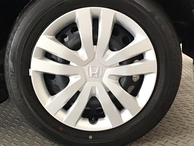 フィット ｅ：ＨＥＶホーム　レンタＵＰ・ＬＥＤ・フルセグ・メモリナビ・バックカメラ・ホンダＣＯＮＮＥＣＴ　前後誤発進抑制機能　クリソナ　助手席エアバッグ　運転席エアバッグ　ＬＥＤライト　ＵＳＢ接続　ＡＢＳ　サイドエアバッグ（23枚目）