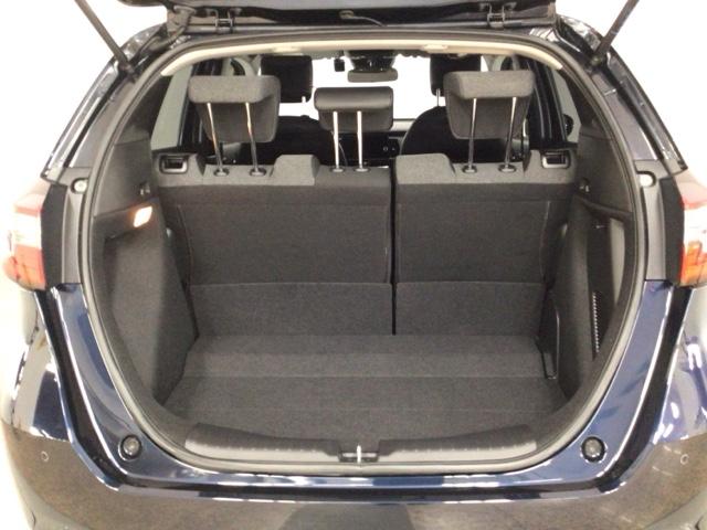 フィット ｅ：ＨＥＶホーム　レンタＵＰ・ＬＥＤ・フルセグ・メモリナビ・バックカメラ・ホンダＣＯＮＮＥＣＴ　前後誤発進抑制機能　クリソナ　助手席エアバッグ　運転席エアバッグ　ＬＥＤライト　ＵＳＢ接続　ＡＢＳ　サイドエアバッグ（24枚目）