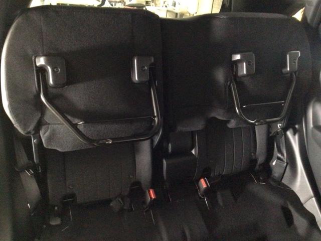 フィット ｅ：ＨＥＶホーム　レンタＵＰ・ＬＥＤ・フルセグ・メモリナビ・バックカメラ・ホンダＣＯＮＮＥＣＴ　前後誤発進抑制機能　クリソナ　助手席エアバッグ　運転席エアバッグ　ＬＥＤライト　ＵＳＢ接続　ＡＢＳ　サイドエアバッグ（26枚目）