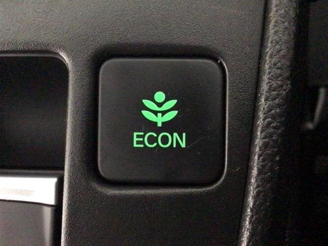 フィット ｅ：ＨＥＶホーム　レンタＵＰ・ＬＥＤ・フルセグ・メモリナビ・バックカメラ・ホンダＣＯＮＮＥＣＴ　前後誤発進抑制機能　クリソナ　助手席エアバッグ　運転席エアバッグ　ＬＥＤライト　ＵＳＢ接続　ＡＢＳ　サイドエアバッグ（30枚目）