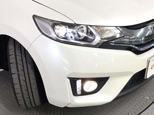 フィットハイブリッド Ｓパッケージ　ＬＥＤ・フルセグ・メモリナビ・ＤＶＤ・バックカメラ・純正ＡＷ・ＥＴＣ　サイドエアバック　リアカメラ　ＵＳＢ　ＶＳＡ　クルコン　地デジＴＶ　イモビライザー　パワーウィンドウ　スマキー　ＤＶＤ再生　ＡＡＣ（3枚目）