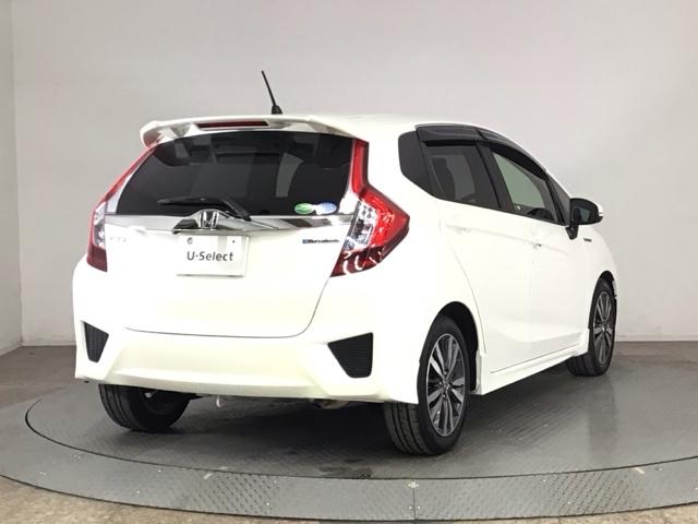 フィットハイブリッド Ｓパッケージ　ＬＥＤ・フルセグ・メモリナビ・ＤＶＤ・バックカメラ・純正ＡＷ・ＥＴＣ　サイドエアバック　リアカメラ　ＵＳＢ　ＶＳＡ　クルコン　地デジＴＶ　イモビライザー　パワーウィンドウ　スマキー　ＤＶＤ再生　ＡＡＣ（4枚目）