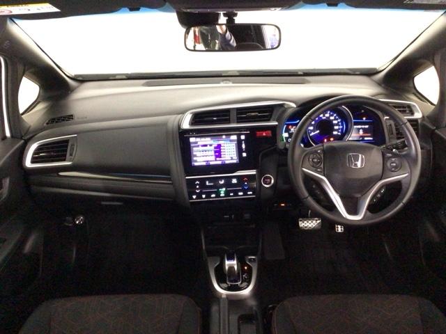 フィットハイブリッド Ｓパッケージ　ＬＥＤ・フルセグ・メモリナビ・ＤＶＤ・バックカメラ・純正ＡＷ・ＥＴＣ　サイドエアバック　リアカメラ　ＵＳＢ　ＶＳＡ　クルコン　地デジＴＶ　イモビライザー　パワーウィンドウ　スマキー　ＤＶＤ再生　ＡＡＣ（16枚目）