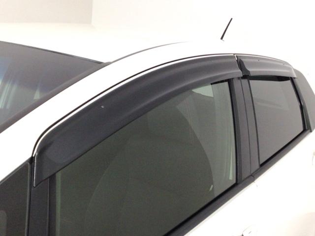 フィットハイブリッド Ｓパッケージ　ＬＥＤ・フルセグ・メモリナビ・ＤＶＤ・バックカメラ・純正ＡＷ・ＥＴＣ　サイドエアバック　リアカメラ　ＵＳＢ　ＶＳＡ　クルコン　地デジＴＶ　イモビライザー　パワーウィンドウ　スマキー　ＤＶＤ再生　ＡＡＣ（22枚目）