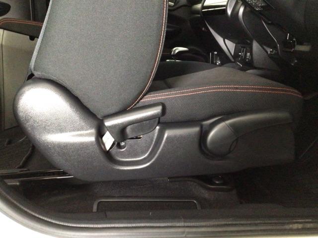 フィットハイブリッド Ｓパッケージ　ＬＥＤ・フルセグ・メモリナビ・ＤＶＤ・バックカメラ・純正ＡＷ・ＥＴＣ　サイドエアバック　リアカメラ　ＵＳＢ　ＶＳＡ　クルコン　地デジＴＶ　イモビライザー　パワーウィンドウ　スマキー　ＤＶＤ再生　ＡＡＣ（28枚目）