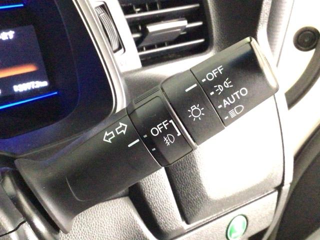 フィットハイブリッド Ｓパッケージ　ＬＥＤ・フルセグ・メモリナビ・ＤＶＤ・バックカメラ・純正ＡＷ・ＥＴＣ　サイドエアバック　リアカメラ　ＵＳＢ　ＶＳＡ　クルコン　地デジＴＶ　イモビライザー　パワーウィンドウ　スマキー　ＤＶＤ再生　ＡＡＣ（40枚目）