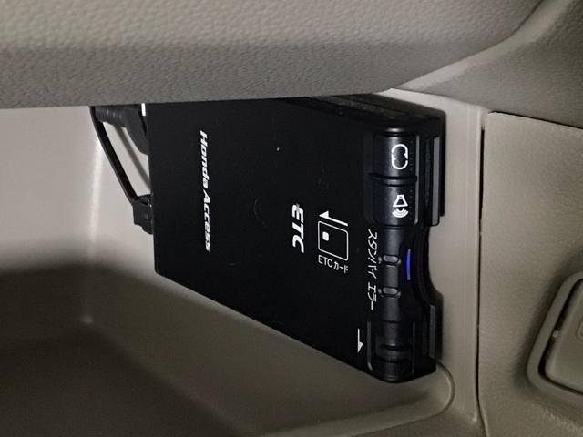 Ｎ－ＯＮＥ Ｇ・Ｌパッケージ　ＨＩＤ・スマートフォン連携ディスプレイオーディオ・バックカメラ・ＥＣＯスイッチ　ベンチＳ　ＥＴＣ付き　フルオートエアコン　パワーウィンドウ　助手席エアバック　ＵＳＢ　ＥＳＣ　運転席エアバッグ　ＡＢＳ（10枚目）