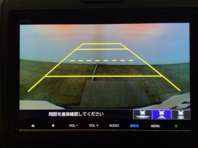 フリードハイブリッド ハイブリッド・ＥＸ　ＬＥＤ・フルセグ・メモリナビ・バックカメラ・純正ＡＷ・シートヒーター・ＥＴＣ　地デジフルセグＴＶ　シ－トヒ－タ－　リヤカメラ　ＬＥＤライト　フルオートエアコン　ＡＢＳ　ＤＶＤ再生可　ウォークスルー（7枚目）