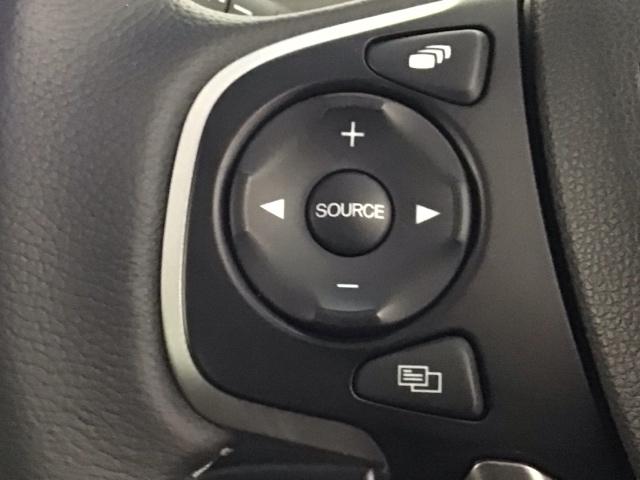 フリードハイブリッド ハイブリッド・ＥＸ　ＬＥＤ・フルセグ・メモリナビ・バックカメラ・純正ＡＷ・シートヒーター・ＥＴＣ　地デジフルセグＴＶ　シ－トヒ－タ－　リヤカメラ　ＬＥＤライト　フルオートエアコン　ＡＢＳ　ＤＶＤ再生可　ウォークスルー（15枚目）