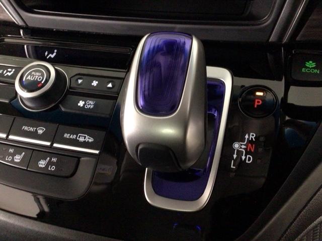 フリードハイブリッド ハイブリッド・ＥＸ　ＬＥＤ・フルセグ・メモリナビ・バックカメラ・純正ＡＷ・シートヒーター・ＥＴＣ　地デジフルセグＴＶ　シ－トヒ－タ－　リヤカメラ　ＬＥＤライト　フルオートエアコン　ＡＢＳ　ＤＶＤ再生可　ウォークスルー（19枚目）