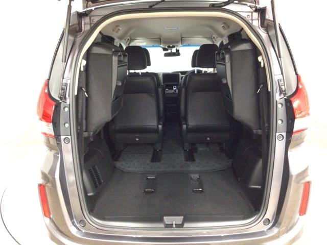 フリードハイブリッド ハイブリッド・ＥＸ　ＬＥＤ・フルセグ・メモリナビ・バックカメラ・純正ＡＷ・シートヒーター・ＥＴＣ　地デジフルセグＴＶ　シ－トヒ－タ－　リヤカメラ　ＬＥＤライト　フルオートエアコン　ＡＢＳ　ＤＶＤ再生可　ウォークスルー（41枚目）