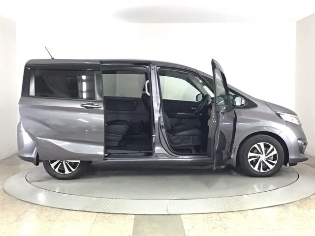 フリードハイブリッド ハイブリッド・ＥＸ　ＬＥＤ・フルセグ・メモリナビ・バックカメラ・純正ＡＷ・シートヒーター・ＥＴＣ　地デジフルセグＴＶ　シ－トヒ－タ－　リヤカメラ　ＬＥＤライト　フルオートエアコン　ＡＢＳ　ＤＶＤ再生可　ウォークスルー（48枚目）