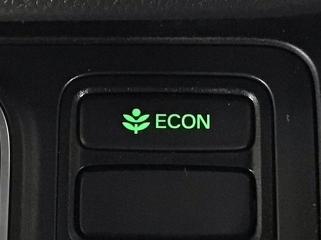 ステップワゴン ｅ：ＨＥＶスパーダプレミアムライン　ＬＥＤ・フルセグ・メモリナビ・バックカメラ・純正ＡＷ・ホンダＣＯＮＮＥＣＴ　マルチカメラ　Ｐテールゲート　Ｗエアコン　両側自動ドア　Ｆセグ　ＵＳＢ接続　クリアランスソナ　助手席エアバッグ　スマートＫ（12枚目）