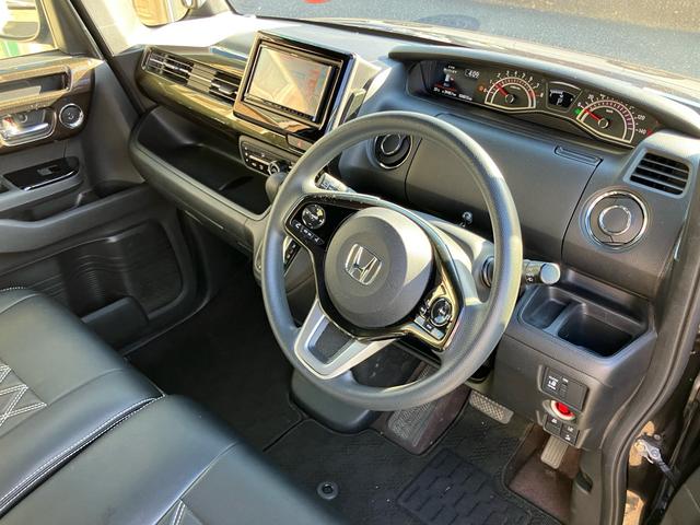 N-BOXカスタム G・Lホンダセンシング ナビTV バックカメラ Bluetooth接続 ドライブレコーダー 衝突被害軽減システム アイドリングストップ クルーズコントロール 横滑り防止装置 盗難防止装置 ベンチシート アルミホイール ETC(3枚目)