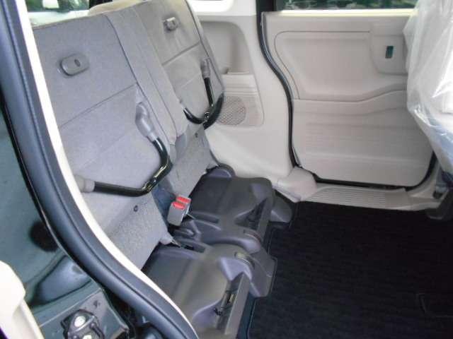 G 純正ナビVXM-214VFi装着車 パワーウィンドウ パーキングセンサー 横滑り防止システム 衝突軽減装置 LEDライト ABS オートエアコン シートヒーター キーフリー クルコン スマキー PS(7枚目)