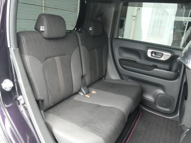 HONDA独自のセンタータンクレイアウトで実現した低床フロアにより 広大な室内空間と多彩なシートアレンジで他の追随を許さない 高いユーティリティーを発揮します