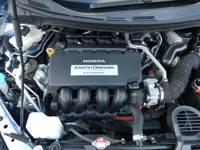 クリーニング済みでキレイなエンジンルームが、快適なカーライフをお約束します