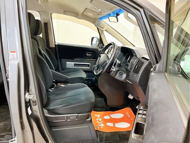 デリカD:5 D プレミアム 4WD 両側パワースライドドア シートヒーター クルーズコントロール 後席モニター バックカメラ ナビ Bluetooth フルセグ HIDヘッドライト オートライト パドルシフト 電格ミラー ETC(15枚目)