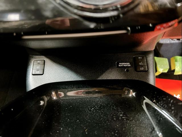 プリウス Aツーリングセレクション モデリスタフルエアロ 17インチアルミ ナビ フルセグ Bluetooth バックカメラ ドライブレコーダー プリクラッシュセーフティ レーンディパーチャーアラート クルーズコントロール シートヒータ(65枚目)