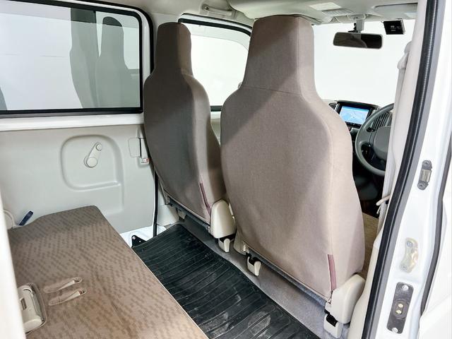 エブリイ PA ハイルーフ 4WD 両側スライドドア ドライブレコーダー ナビ フルセグ Bluetooth オートライト ETC 横滑り防止装置 衝突安全ボディ 5速MT 頸部衝撃緩和ヘッドレスト ワンオーナー(70枚目)