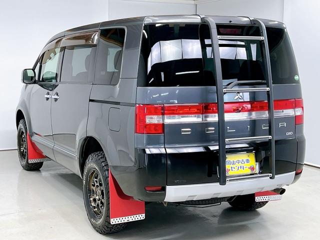 デリカD:5 D プレミアム マッドタイヤ 新品ホイル 1インチUP ロックフォードスピーカー リアラダー ナビ Bluetooth リアカメラ フィリップダウンモニター インナーミラー レカロシート 電動リアゲート パワードア(4枚目)