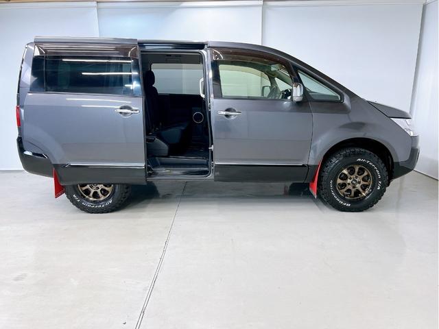 デリカD:5 D プレミアム マッドタイヤ 新品ホイル 1インチUP ロックフォードスピーカー リアラダー ナビ Bluetooth リアカメラ フィリップダウンモニター インナーミラー レカロシート 電動リアゲート パワードア(9枚目)