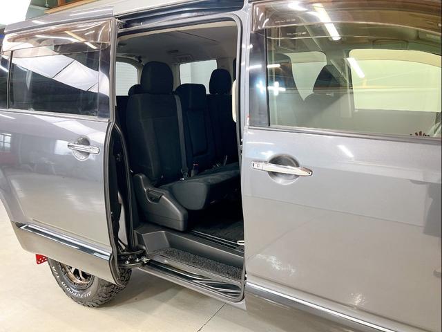 デリカD:5 D プレミアム マッドタイヤ 新品ホイル 1インチUP ロックフォードスピーカー リアラダー ナビ Bluetooth リアカメラ フィリップダウンモニター インナーミラー レカロシート 電動リアゲート パワードア(32枚目)