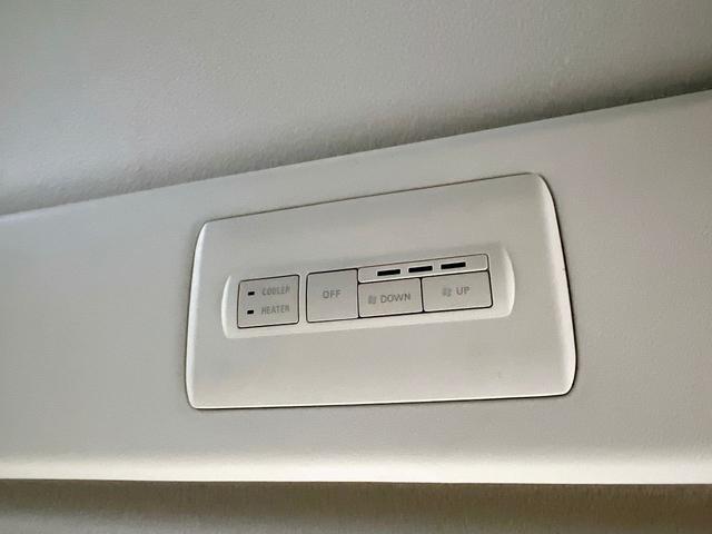 デリカD:5 D プレミアム マッドタイヤ 新品ホイル 1インチUP ロックフォードスピーカー リアラダー ナビ Bluetooth リアカメラ フィリップダウンモニター インナーミラー レカロシート 電動リアゲート パワードア(67枚目)