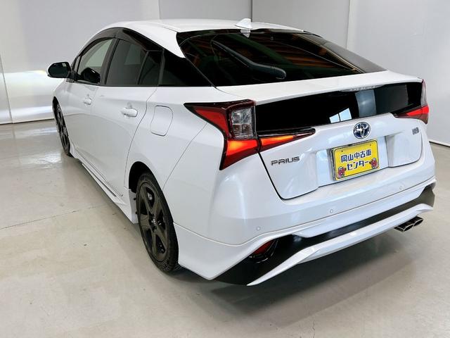 プリウス Ｓツーリングセレクション・ブラックエディション　女性ワンオーナー　モデリスタフルエアロ　純正９インチナビ　全周囲カメラ　前後ドライブレコーダー　本革シート　シートヒーター　ＬＥＤオートライト　トヨタセーフティ　レーダークルーズ　ヘルプネット　後期（4枚目）