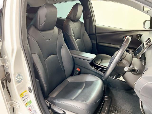 プリウス Ｓツーリングセレクション・ブラックエディション　女性ワンオーナー　モデリスタフルエアロ　純正９インチナビ　全周囲カメラ　前後ドライブレコーダー　本革シート　シートヒーター　ＬＥＤオートライト　トヨタセーフティ　レーダークルーズ　ヘルプネット　後期（12枚目）