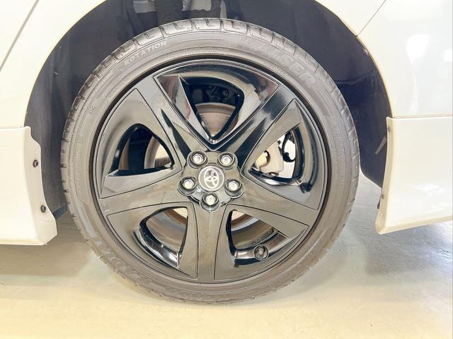 プリウス Ｓツーリングセレクション・ブラックエディション　女性ワンオーナー　モデリスタフルエアロ　純正９インチナビ　全周囲カメラ　前後ドライブレコーダー　本革シート　シートヒーター　ＬＥＤオートライト　トヨタセーフティ　レーダークルーズ　ヘルプネット　後期（14枚目）