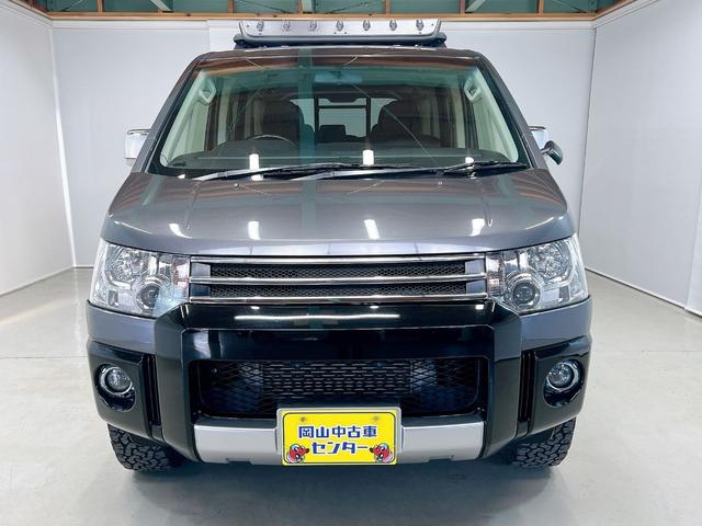 �P�C���`�A�b�v�d�l�̃J�X�^���ԁB�����ɂ�Ƃ肪���܂�A�i���▢�ܑ��H�ł������₷�������B�A�E�g�h�A��ᓹ�ȂǗl�X�ȏ�ʂŎg���₷���A�f���J�c�F�T�̑��s���\�������������p���̍����d�l�ł��B