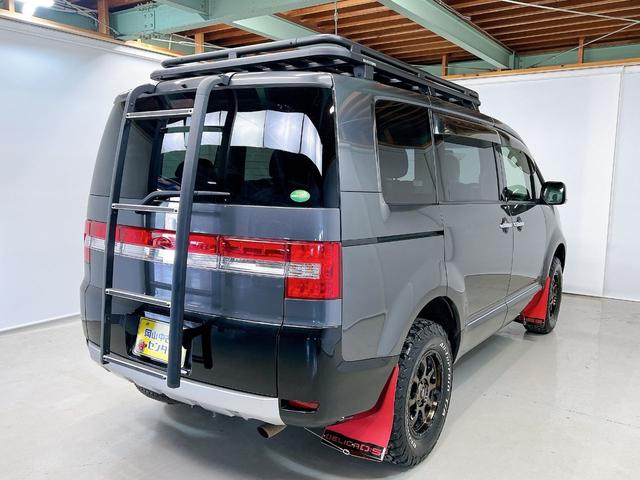 ���A���_�[�𑕔��B���[�t���b�N�g�p���̏���~������₷�����鑕���ŁA�ו��̐ς݉��낵���X���[�Y�ɍs���܂��B�A�E�g�h�A���Ǝ��ɂ��𗧂��A�ԗ����������S�ɃA�N�Z�X���₷�����p��������������ł��B