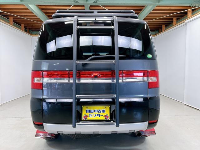 �o�b�N�J���������B�V�t�g���o�b�N�ɓ����ƌ���̉f����\���B�ڎ��ł͌����ɂ������p���Q�������j�^�[�Ŋm�F�ł��A���Ԏ��̈��S�������߂܂��B�Ԍɓ���⋷���ꏊ�ł̒��Ԃ��T�|�[�g����֗��ȑ����ł��B