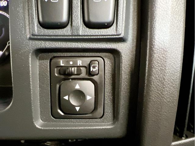 �^�]�Ȃ��痼���X���C�h�h�A���I�[�g�J�ł���X�C�b�`�𑕔��B�d���i�[�~���[�������^�b�`�ő���ł��A���Ԏ��⋷���ꏊ�ł̎��񂵂��X���[�Y�B����̎g���₷���ƈ��S�����l�����݌v�ł��B