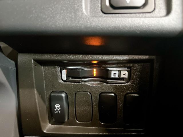 �O�H�@�f���J�̉^�]�Ȃ܂��ɂ͂d�s�b�ԍڊ�𑕔����Ă���A�������H�̗��������X���[�Y�ɒʉ߂ł��܂��B�܂��A�`�r�b������h�~���u�̂n�m�^�n�e�e�X�C�b�`�������A�H�ʏ󋵂ɉ��������s���T�|�[�g�B